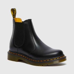 Dr. Martins 2976 perfect condition chelsea boot